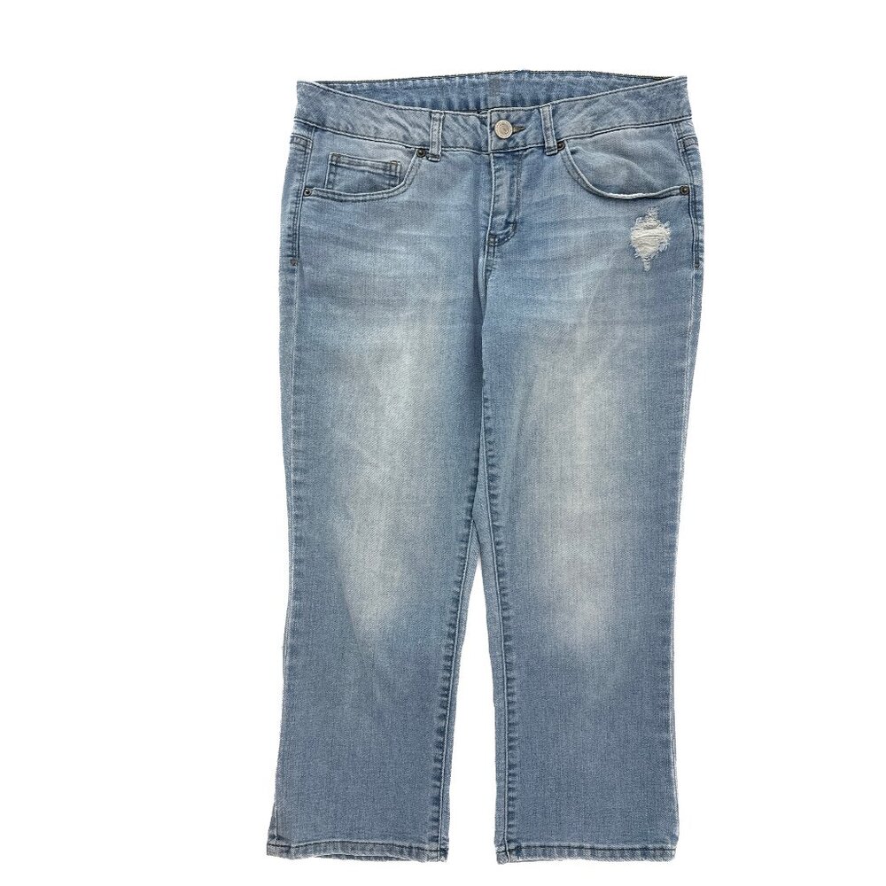 SO Distressed Capri Women's size 11 Medium Wash Blue‎ Denim Jeans